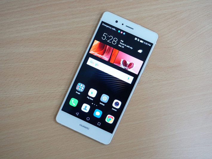 áy chạy hệ điều hành Android 6.0 Marshmallow, được Huawei tùy biến trên giao diện EMUI 4.1.Camera chính của Huawei P9 Lite có độ phân giải 13 MP với đèn flash LED, khả năng nhận diện khuôn mặt, quay video Full HD.