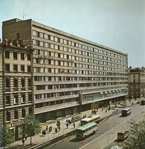 Khách sạn Minsk. Ảnh: Murray Howe.