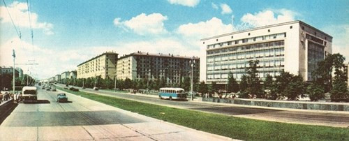 Bách hóa tổng hợp Moscow. Ảnh: Murray Howe.