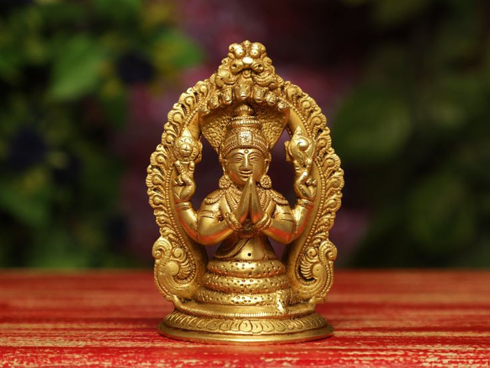 4. Triết lý trong Yoga Sutragắn liền với trường phái Sankhya. Đây là một hệ thống triết học cổ của Ấn Độ phân biệt rõ giữa *purusha* (tinh thần) và *prakriti* (vật chất), giúp người học nhận ra bản chất thật của mình. Ảnh: Pinterest.