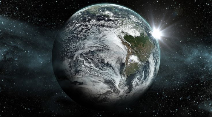 5. Bề mặt Kepler-452b có thể có núi lửa hoạt động. Với trọng lực lớn hơn và lõi đá có thể còn nóng, hành tinh này được cho là có hoạt động địa chất mạnh mẽ. Ảnh: Pinterest.
