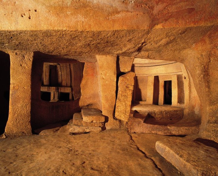 2. Đền Hypogeum có ba tầng hầm. Đền có ba tầng hầm với các phòng chức năng khác nhau, bao gồm các phòng thờ, phòng chôn cất và không gian sinh hoạt. Ảnh: Pinterest.