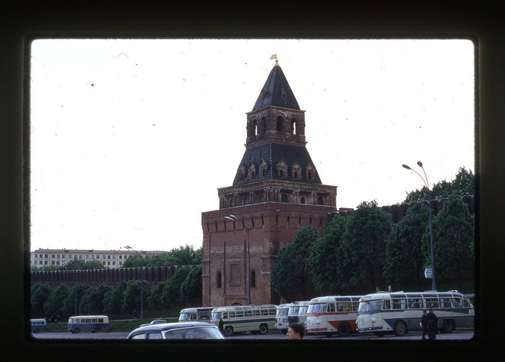 Tháp Constantine & Helen của Điện Kremlin.