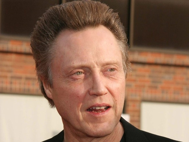 Christopher Walken - Nam diễn viên nổi tiếng bày tỏ với tạp chí Newsweek trong buổi phỏng vấn ra mắt phim “The Family Fang” rằng mọi chuyện trở nên thật yên bình kể từ ngày ông thôi dùng máy tính. Trước khi bấm mày bất kỳ bộ phim nào, các nhà sản xuất đều phải cho Christopher mượn một chiếc điện thoại “nghe gọi” chỉ để thông báo lịch quay. Thời điểm đóng máy cũng là lúc Chris trả nó lại cho đoàn làm phim.