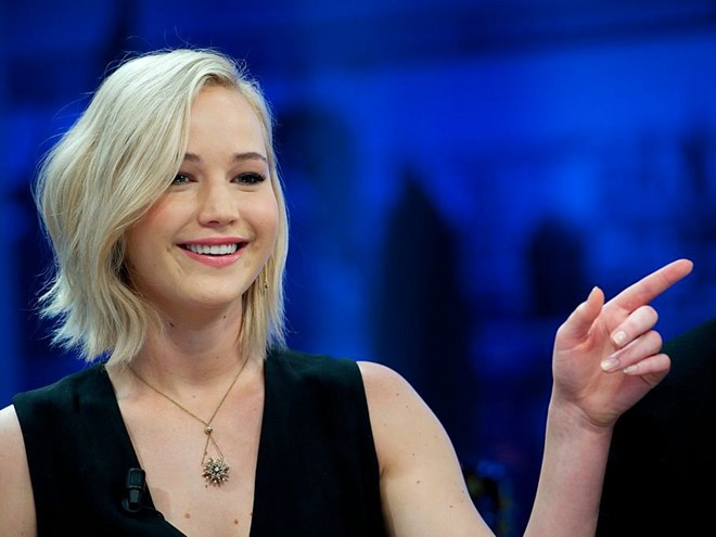 Jennifer Lawrence - Năm 2014, trên đài phát thanh BBC, Lawrence trần tình, “Tôi không giỏi làm quen với công nghệ cho lắm. Điện thoại, email hay Twitter đều trở nên quá sức đối với tôi”.