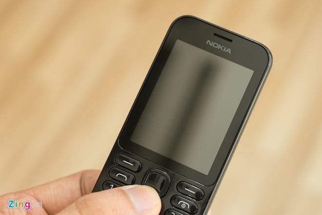 Nokia 222 sở hữu màn hình 2,4 inch độ phân giải QVGA.
