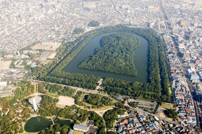 10. Được UNESCO công nhận là Di sản Thế giới. Năm 2019, 49 lăng mộ Kofun ở Osaka đã được UNESCO công nhận là Di sản Thế giới, ghi nhận giá trị văn hóa và lịch sử quan trọng của các công trình này. Ảnh: Pinterest.