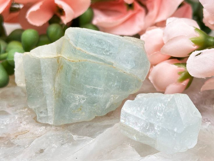 Những viên lớn có thể nặng hàng chục kg. Viên Aquamarine lớn nhất từng được tìm thấy có tên Dom Pedro, nặng 110 kg, hiện được trưng bày tại Viện Smithsonian (Mỹ). Ảnh: Pinterest.