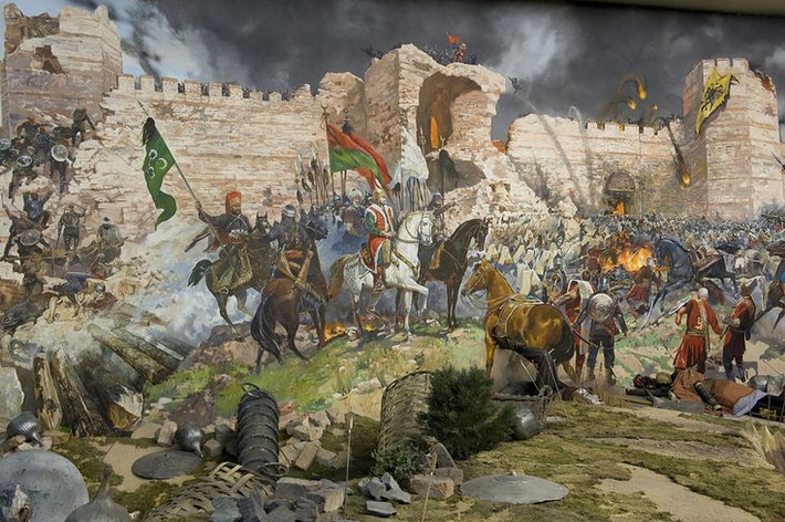 7. Hoàng đế cuối cùng của Byzantine tử trận trong trận chiến. Hoàng đế Constantine XI Palaiologos đã chiến đấu đến giây phút cuối cùng cùng binh sĩ và được cho là đã tử trận khi thành phố thất thủ, kết thúc triều đại Byzantine. Ảnh: Pinterest.