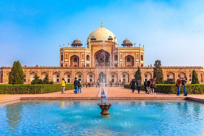 Toạ lạc tại Nizamuddin, phía Đông thành phố Dehli, lăng mộ Humayun là một trong những công trình kiến trúc thời đại Mughal còn được bảo tồn hoàn hảo ở Ấn Độ. Ảnh: Outlook Traveller.