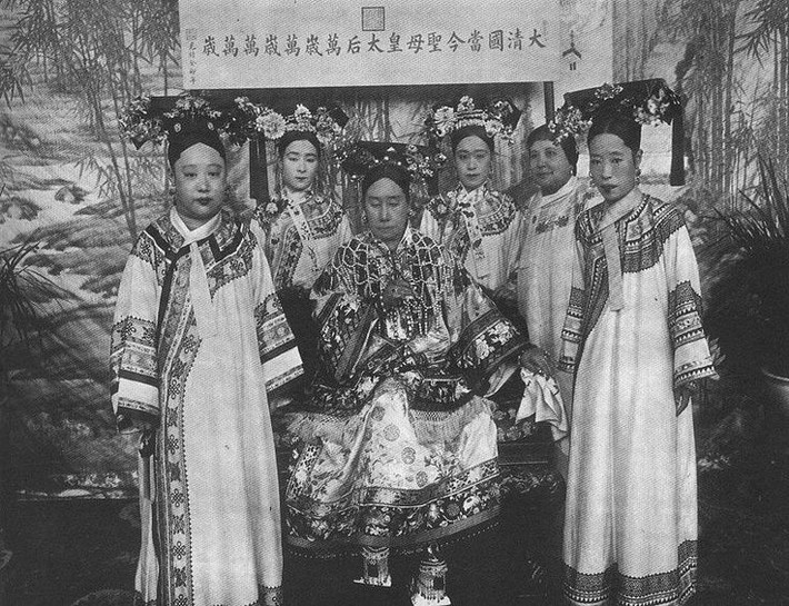 6. Có sở thích đặc biệt với món ăn tinh tế. Những bữa ăn của bà thường gồm hàng trăm món, được chế biến công phu từ nguyên liệu quý hiếm nhất trong thiên hạ. Ảnh: Pinterest.