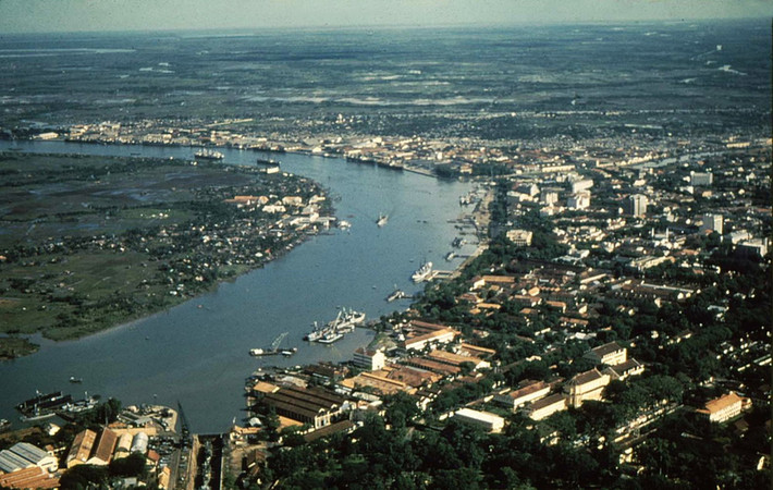 Khu vực quận 1 nhìn từ máy bay. Ảnh: Public Domain.