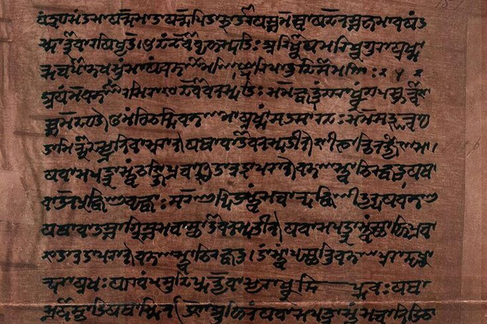 3. Chứa 1.028 bài thánh ca. Rig Veda bao gồm tổng cộng 1.028 bài thánh ca, được chia thành 10 phần gọi là "Mandala", mỗi bài ca tụng các vị thần khác nhau trong thần thoại Vedic. Ảnh: Pinterest.