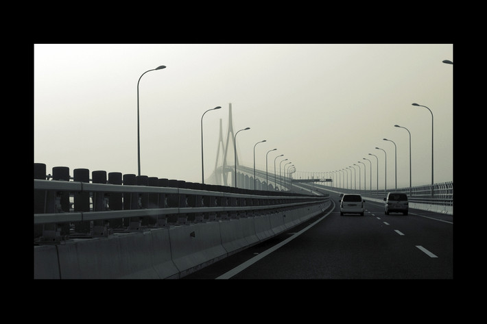 8. Cầu Hàng Châu (Trung Quốc). Với chiều dài 35km, đây là cây cầu vượt biển dài nhất thế giới. Ảnh: Matadornetwork.