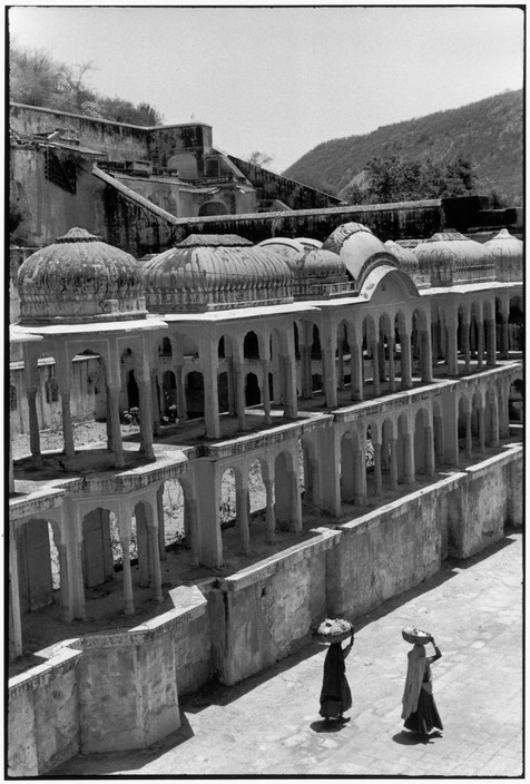 Cung điện Purana Ghat ở Rajasthan, Ấn Độ. Ảnh: Henri Cartier-Bresson.