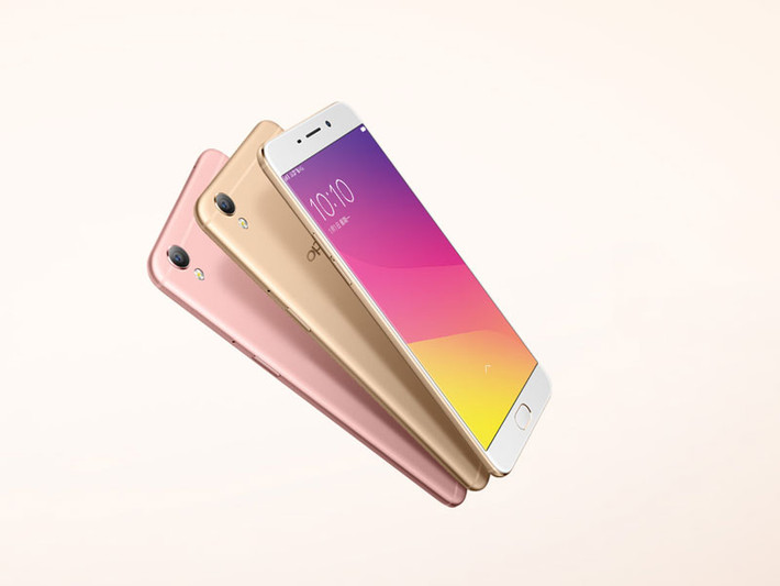 ung cấp sức mạnh cho Oppo R9 là vi xử lý Mediatek Helio P10 MTK6755 lõi 8 với xung nhịp 2 GHz, GPU Mali-T860MP2. RAM 4 GB, bộ nhớ trong 64 GB, có thể mở rộng dung lượng lưu trữ qua khe cắm thẻ microSD với dung lượng tối đa 128 GB (dùng chung với SIM 2).