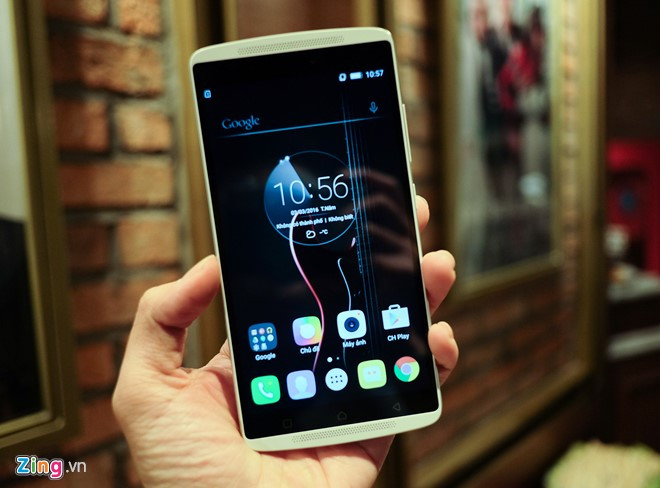 Lenovo A7010 có màn hình 5,5 inch độ phân giải Full HD, chip 64 bit MTK 8 nhân. Phiên bản RAM 2 GB có giá 4,9 triệu đồng và bản 3 GB RAM được bán ở mức 5,3 triệu đồng.