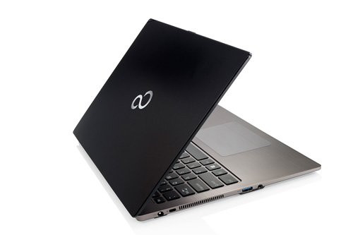 3. Fujitsu Lifebook U904 (trọng lượng: 1,31 kg).