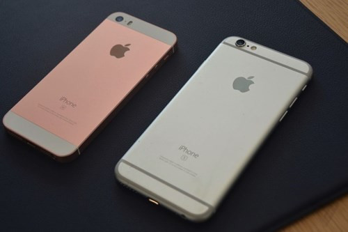 Chỉ có hai lựa chọn dung lượng bộ nhớ: 16GB và 64GB. Với các mẫu iPhone 6s và 6S Plus, bạn có thể có lựa chọn dung lượng tới 128GB.