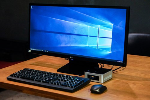 Theo Intel, máy tính mini Intel ROSA Intel NUC được coi là bước đánh dấu sự hợp tác giữa một doanh nghiệp Việt Nam đóng vai trò làm sản xuất, Intel là đối tác giữ bản quyền phần cứng và Microsoft là đối tác phần mềm với Windows 10 bản quyền được cài đặt sẵn.