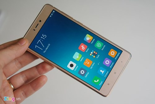 Mi 4s có giá bán khoảng gần 7 triệu đồng tại Việt Nam (tham khảo tại hệ thống Mi Store VN). Có thể, giá bán của máy sẽ tiếp tục giảm khi nguồn hàng ổn định hơn.