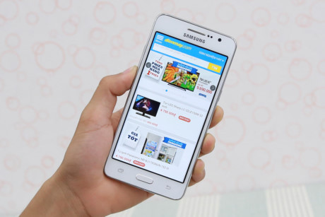 Samsung Galaxy Grand Prime G531. Galaxy Grand Prime G531 là phiên bản nâng cấp của dòng G530 với chip xử lý Spectrum mới và chạy hệ điều hành Android Lollipop. Về hiệu năng, 2 dòng sản phẩm này không chênh lệch nhau quá nhiều, và mức giá của chúng cũng đủ nói lên điều này. Điểm khác biệt của Samsung Galaxy Grand Prime G531 có lẽ nằm ở trải nghiệm sử dụng cùng nền tảng Android Lollipop với nhiều tính năng mới. Giá: 3,5 triệu đồng