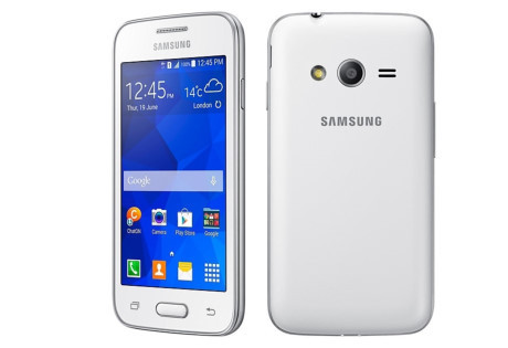 Samsung Galaxy V. Samsung Galaxy V là chiếc smartphone rất đặc biệt, khi nó được thiết kế dành riêng cho thị trường Việt. Máy là sự thay thế hoàn hảo cho các mẫu điện thoại phổ thông với giá thành rẻ, và được trang bị một hiệu năng ổn định, đủ để bạn thực hiện các tác vụ giải trí như nghe nhạc, lướt web, facebook, và chơi các game nhẹ.Samsung Galaxy V cũng tỏ ra phù hợp với đối tượng người dùng là nữ giới bởi kích thước nhỏ, vừa tay của mình. Giá: 1,59 triệu đồng