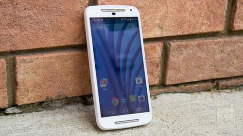 heo trang tin tức công nghệ nổi tiếng thế giới Phone Arena, chỉ có khoảng 3 mẫu smartphone tầm giá 2 triệu đồng mà có chất lượng thực sự tốt. Chắc chắn, các sản phẩm này sẽ không thể tuyệt vời như những mẫu smartphone cao cấp hàng đầu hiện nay. Nhưng có thể chắc chắn rằng: 3 mẫu điện thoại thông minh dưới đây có tốc độ xử lý khá nhanh và máy ảnh tương đối sắc nét.
