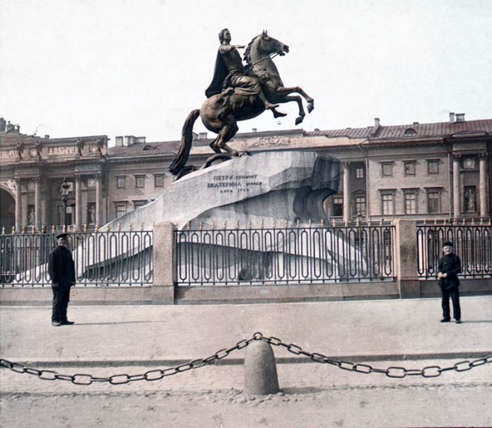 Đài kỷ niệm Peter Đại Đế ở St. Petersburg. Ảnh: Collection Scheufler.