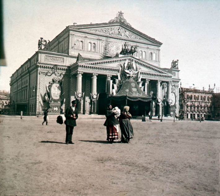 Bên ngoài tòa nhà của Câu lạc bộ Đại bàng ở Moscow. Ảnh: Collection Scheufler.