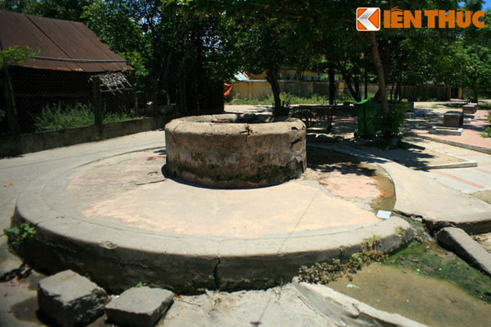 Đảo Cù Lao Chàm (xã Tân Hiệp, TP Hội An, tỉnh Quảng Nam) không chỉ nổi tiếng với cảnh quan thiên nhiên tuyệt đẹp mà còn có rất nhiều di tích lịch sử giá trị. Trong số đó, không thể không nhắc đến một chiếc giếng cổ, được gọi là giếng Xóm Cấm.