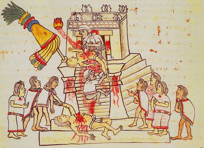 Nền văn minh Aztec ở khu vực Trung Mỹ nổi tiếng với tập tục hiến tế người sống rùng rợn. Hàng năm, khoảng 20.000 người, thường là tù nhân hoặc tội phạm, bị moi tim khi đang sống và xẻ thịt để dâng cúng thần Mặt trời với mong muốn vị thần này đem lại sự thịnh vượng và hạnh phúc.