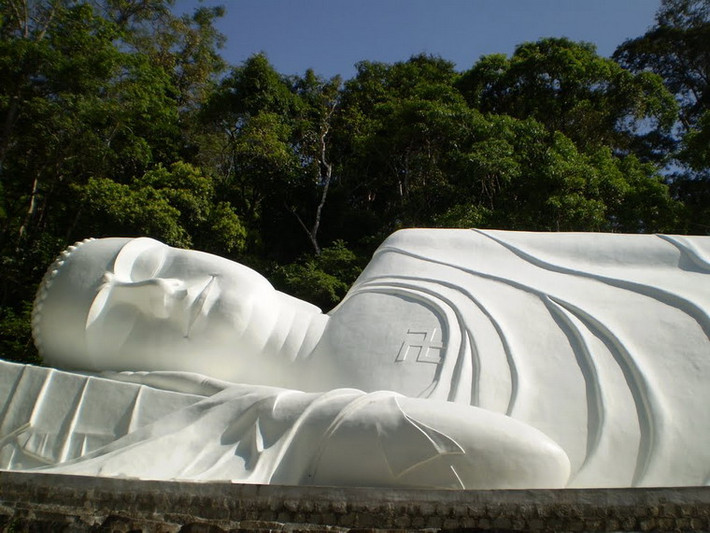 Khánh thành cách đây 50 năm nhưng phải đến năm 2013 tượng Phật Thích Ca nhập niết bàn chùa Linh Sơn Trường Thọ tại núi Tà Cú, tỉnh Bình Thuận mới được ghi vào kỷ lục châu Á là “Tượng Phật dài nhất nằm trên đỉnh núi".