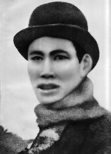 Chân dung nhà cách mạng trẻ tuổi Nguyễn Ái Quốc ở Pháp năm 1920.