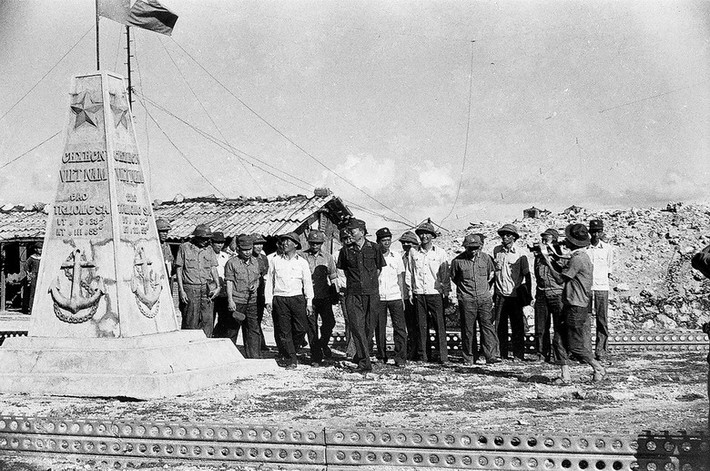 Đầu năm 1988, xác định rõ "Nhiệm vụ bảo vệ chủ quyền vùng biển và quần đảo Trường Sa là nhiệm vụ quan trọng nhất, khẩn trương nhất và vinh quang nhất của Quân chủng Hải quân", toàn quân chủng đã bước vào chiến dịch CQ-88 với ý chí và quyết tâm mạnh mẽ.
