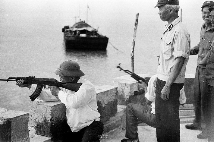 Từ năm 1984, do tình hình Biển Đông có nhiều diễn biến xấu, Tướng Giáp Văn Cương đã được Bộ Quốc phòng điều động làm Tư lệnh Hải quân lần thứ hai (lần đầu từ năm 1977-1980).