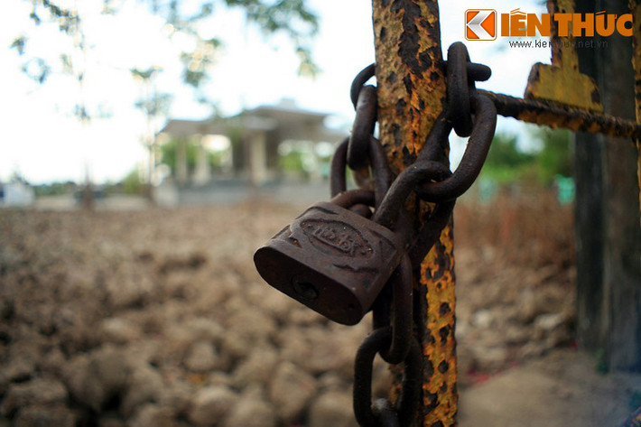 ...khiến người thăm viếng không khỏi chạnh lòng.