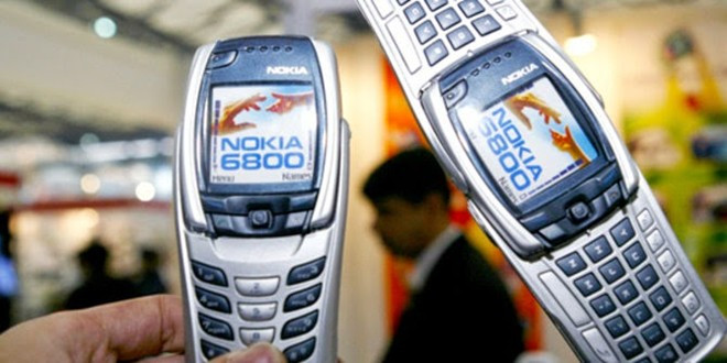 Nokia 6810 từng tạo nên trào lưu thiết kế mới năm 2003 khi sản phẩm mới ra mắt. Nhìn lúc đầu, người dùng sẽ thấy mẫu điện thoại này không có gì nổi bật với kiểu bàn phím truyền thống. Nhưng khi gập mặt trước ra sau sẽ tạo ra dạng bàn phím như máy tính. Nokia 6810 hỗ trợ kết nối Bluetooth, EDGE, BlackBerry email và Wireless Village