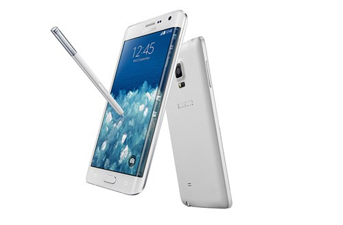 SAMSUNG GALAXY NOTE EDGE: Mẫu điện thoại màn hình cong độc đáo này của Samsung mang đến một phương thức mới để truy cập thông tin. Người dùng có thể nhận thông báo trực tiếp trên màn hình cạnh mà không phải dừng lại khi đang xem video.
