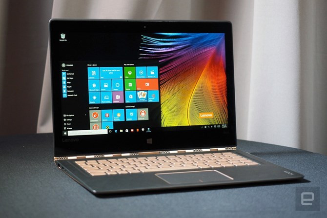 Về cơ bản, máy tính Lenovo Yoga 900s là một chiếc laptop 2-in-1 sử dụng hệ điều hành Windows 10.