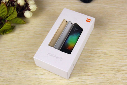 Chiếc hộp đựng điện thoại Xiaomi Redmi 3.