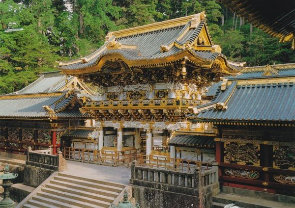 Ieyasu qua đời vào ngày 17/4/1616. Ông được phong thánh và lăng thờ ông ở Nikko trở thành một trong những đền thờ quan trọng nhất ở Nhật Bản.