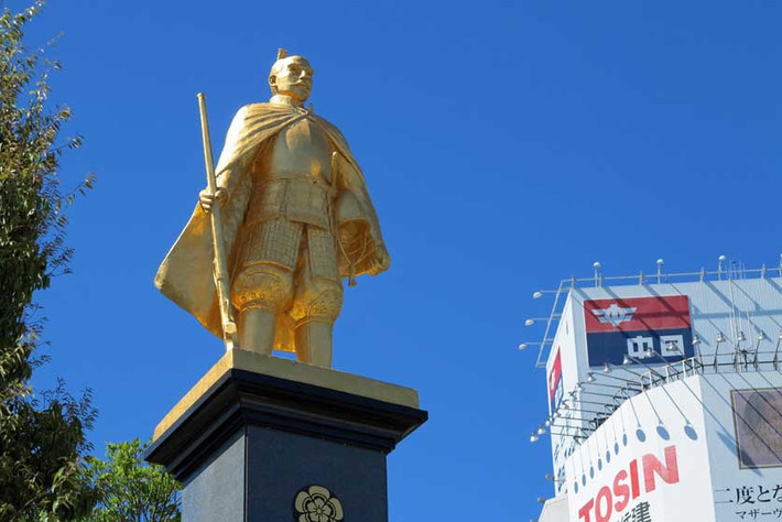 Sau cái chết của Nobunaga, Hideyoshi và Ieyasu – hai samurai vĩ đại khác trong lịch sử Nhật Bản - tiếp tục cuộc sự nghiệp thâu tóm Nhật Bản mà chủ tướng đang dang dở. Dù họ đã đạt được những thành công to lớn, nhưng Nobunaga vẫn được tưởng nhớ với tư cách samurai vĩ đại nhất.