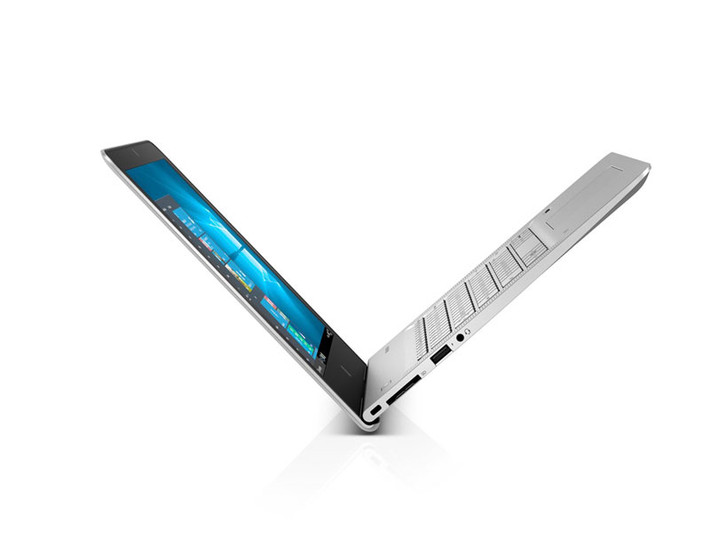 áy mỏng hơn so với con số 17 mm của MacBook Air dù cả hai có cùng kích thước màn hình.