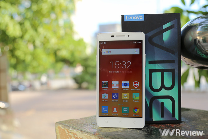 Lenovo Vibe P1m. Điện thoại này sở hữu viên pin dung lượng khá lớn, 4.000 mAh. Về cấu hình, Lenovo Vibe P1m có màn hình IPS LCD 5 inch độ phân giải HD với mật độ điểm ảnh 294 PPI cùng với bộ vi xử lý 64-bit Mediatek MT6735P lõi tứ 1GHz, RAM 2GB, bộ nhớ trong 16GB, khe cắm thẻ nhớ ngoài, camera sau 8MP và camera trước 5MP. Sản phẩm hiện có giá 3,19 triệu đồng.