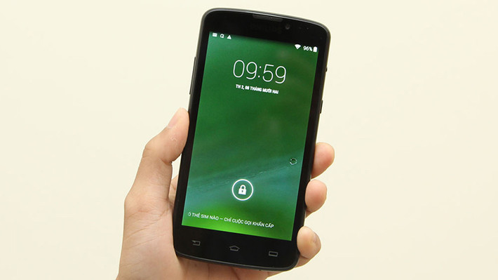 Philips V387A. Philips cũng là thương hiệu chú trọng ra các mẫu smartphone pin trâu. Chiếc Philips V387A sở hữu viên pin 4.400 mAh, hứa hẹn thời lượng sử dụng tốt với thiết bị 5 inch độ phân giải HD. Các cấu hình khác của sản phẩm gồm vi xử lý MediaTek 6582 lõi tứ, RAM 1GB, bộ nhớ trong 8GB, camera trước sau 2MP/8MP. Sản phẩm hiện có giá 2,4 triệu đồng.