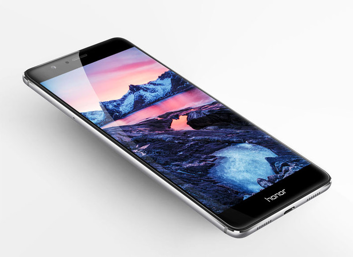 rong khi đó, phiên bản tiêu chuẩn chỉ dừng lại ở độ phân giải Full HD (1.920x1.080 pixel).