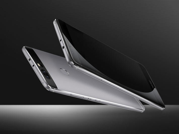 onor V8 có 2 phiên bản khác nhau nhưng cùng có kích thước màn hình IPS 5,7 inch.