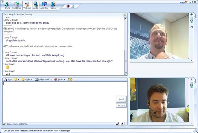  MSN Messenger: Đây là phần mềm chat nổi tiếng của Microsoft, được giới thiệu lần đầu vào năm 1999. Đến 2005, phần mềm này được đổi tên thành Windows Live Messenger. Năm 2011, Microsoft mua lại Skype và tập trung phát triển cho phần mềm này, "bỏ rơi" Windows Live Messenger. Phiên bản cuối cùng của nó được phát hành vào năm 2012.