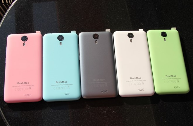 Điện thoại Brahmos 4G là một trong những mẫu smartphone đầu tiên của Ấn Độ tới thị trường Việt Nam. Đúng như tên gọi, smartphone này hỗ trợ kết nối 4G và chủ yếu nhắm đến những người trẻ thích sản phẩm màu sắc rực rỡ, cấu hình và giá thành vừa phải.